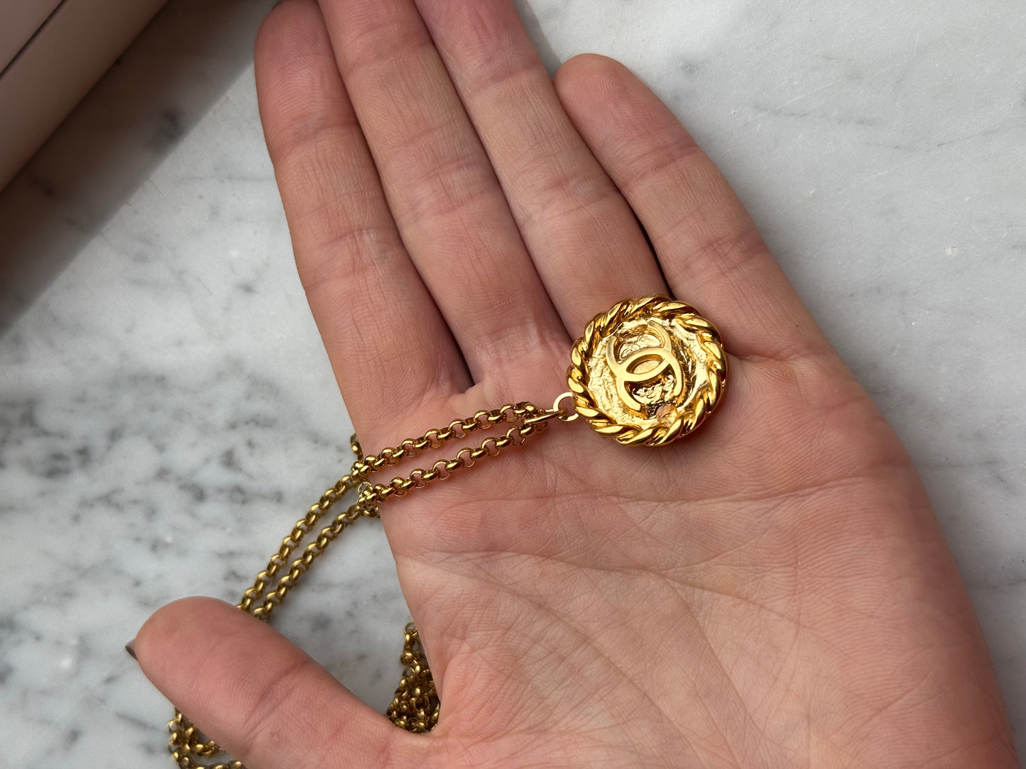 Collana con Bottone Chanel
