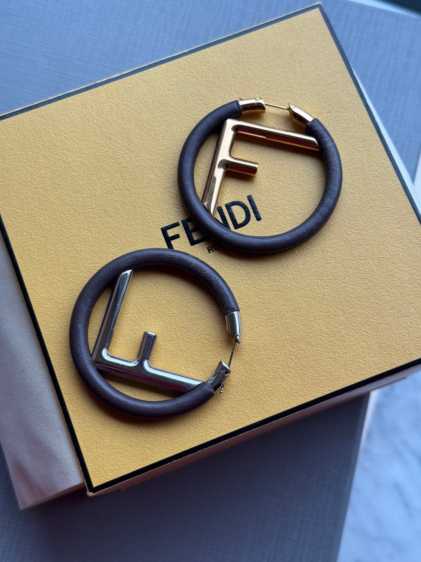 Orecchini Fendi