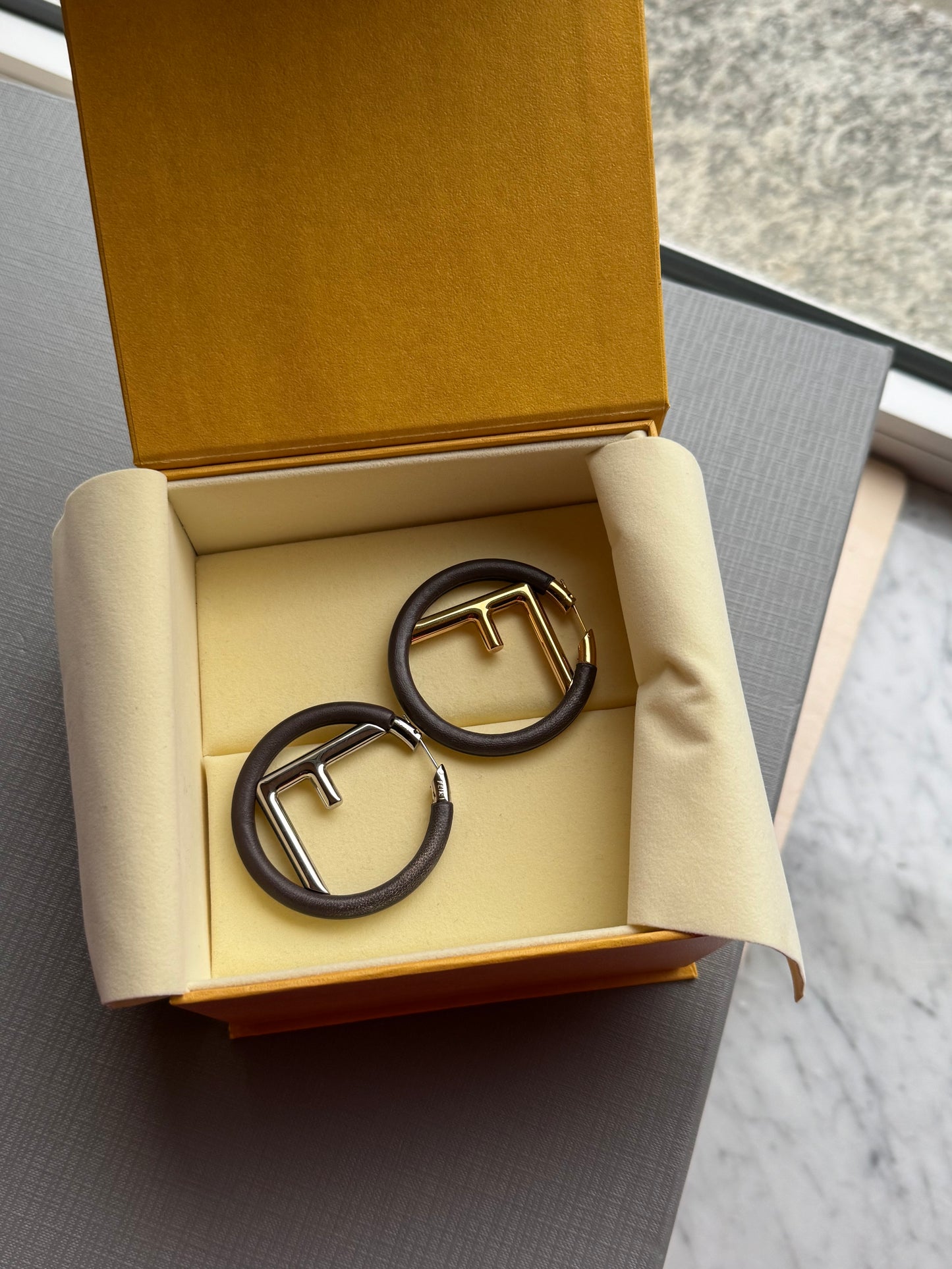 Orecchini Fendi