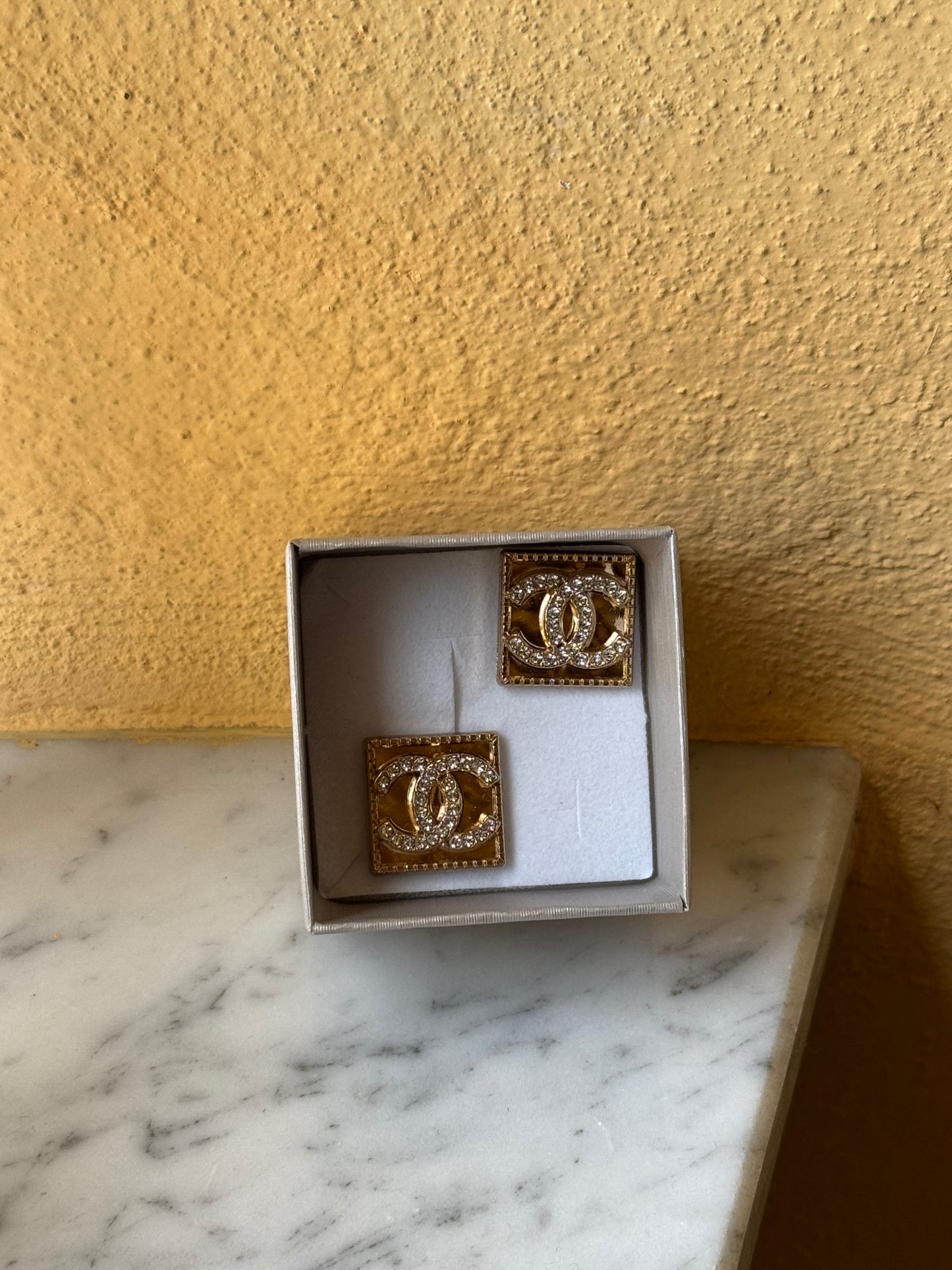 Orecchini Con bottoni originali  chanel