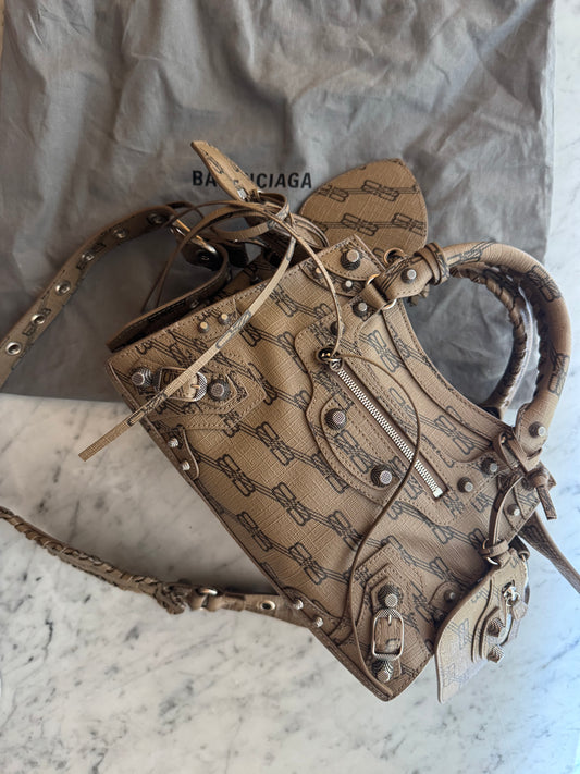 Neo cagole Balenciaga