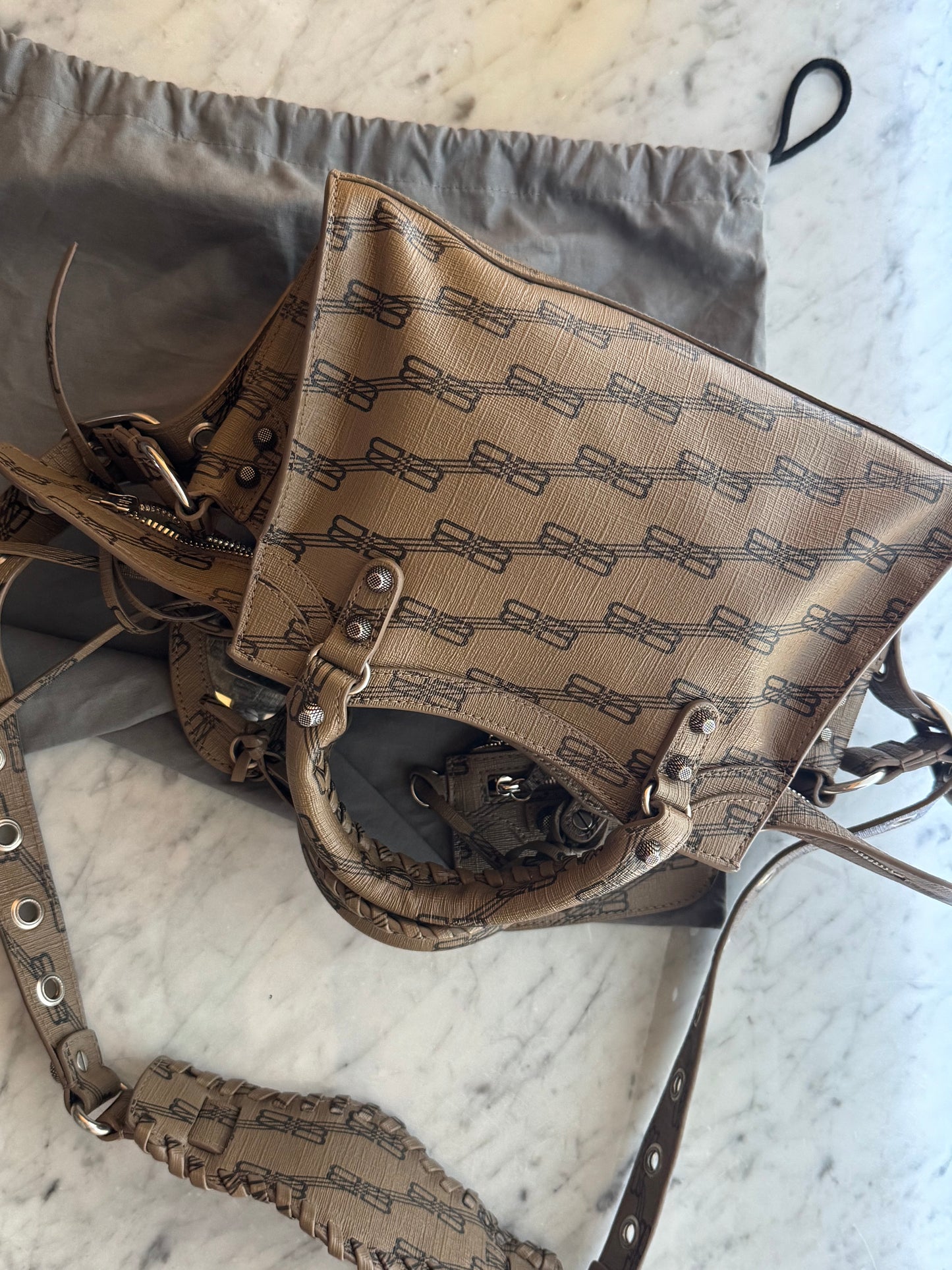 Neo cagole Balenciaga