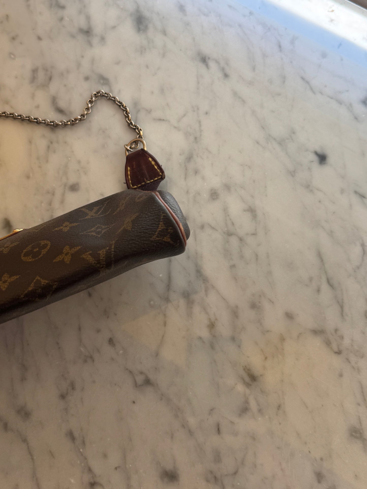 Pochette Eva Louis Vuitton
