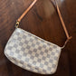 Pochette accessoires Luois vuitton