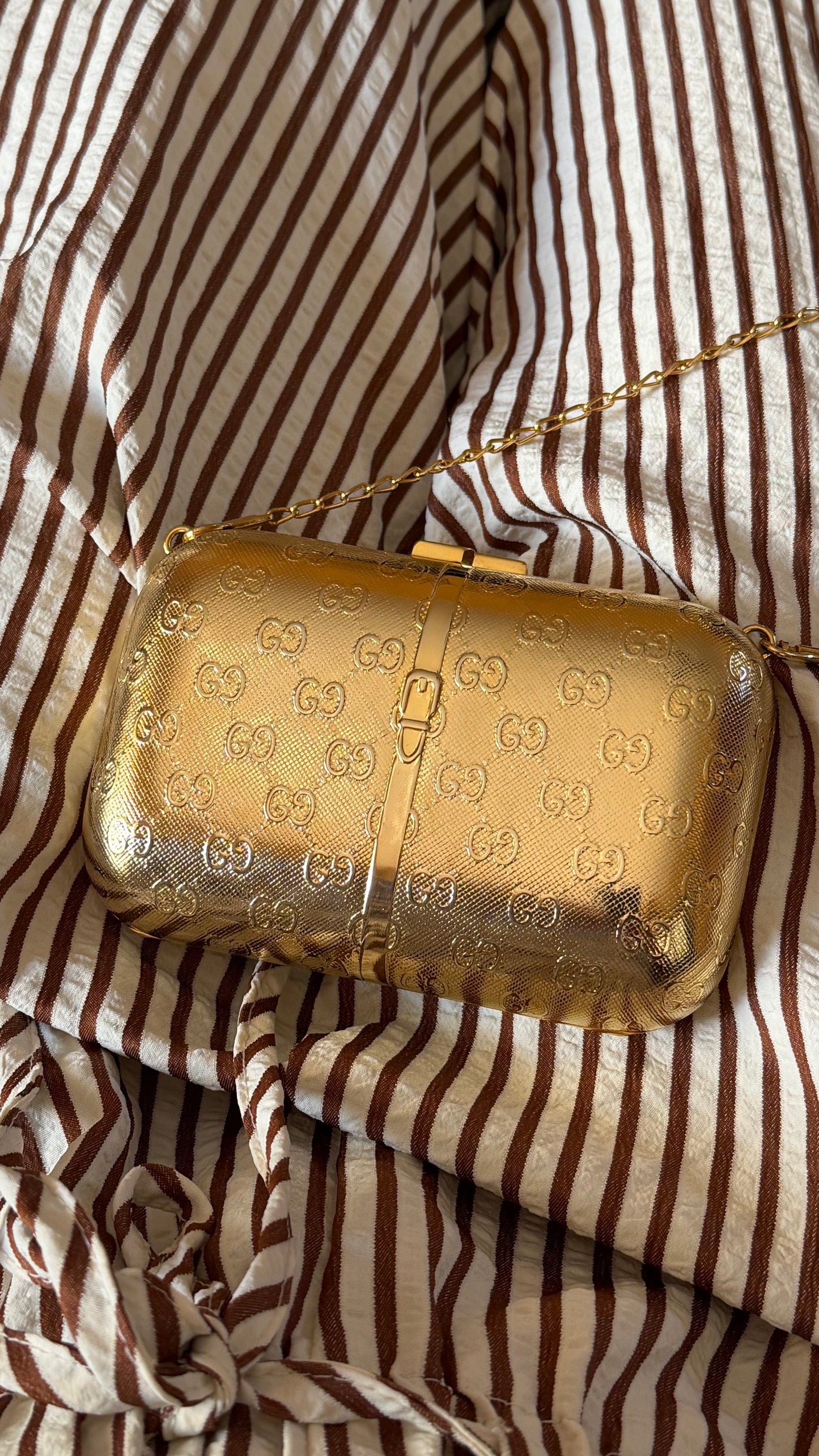 Gucci Vintage GG
Monogram Gold Minaudière
Clutch | Gold Hardware
