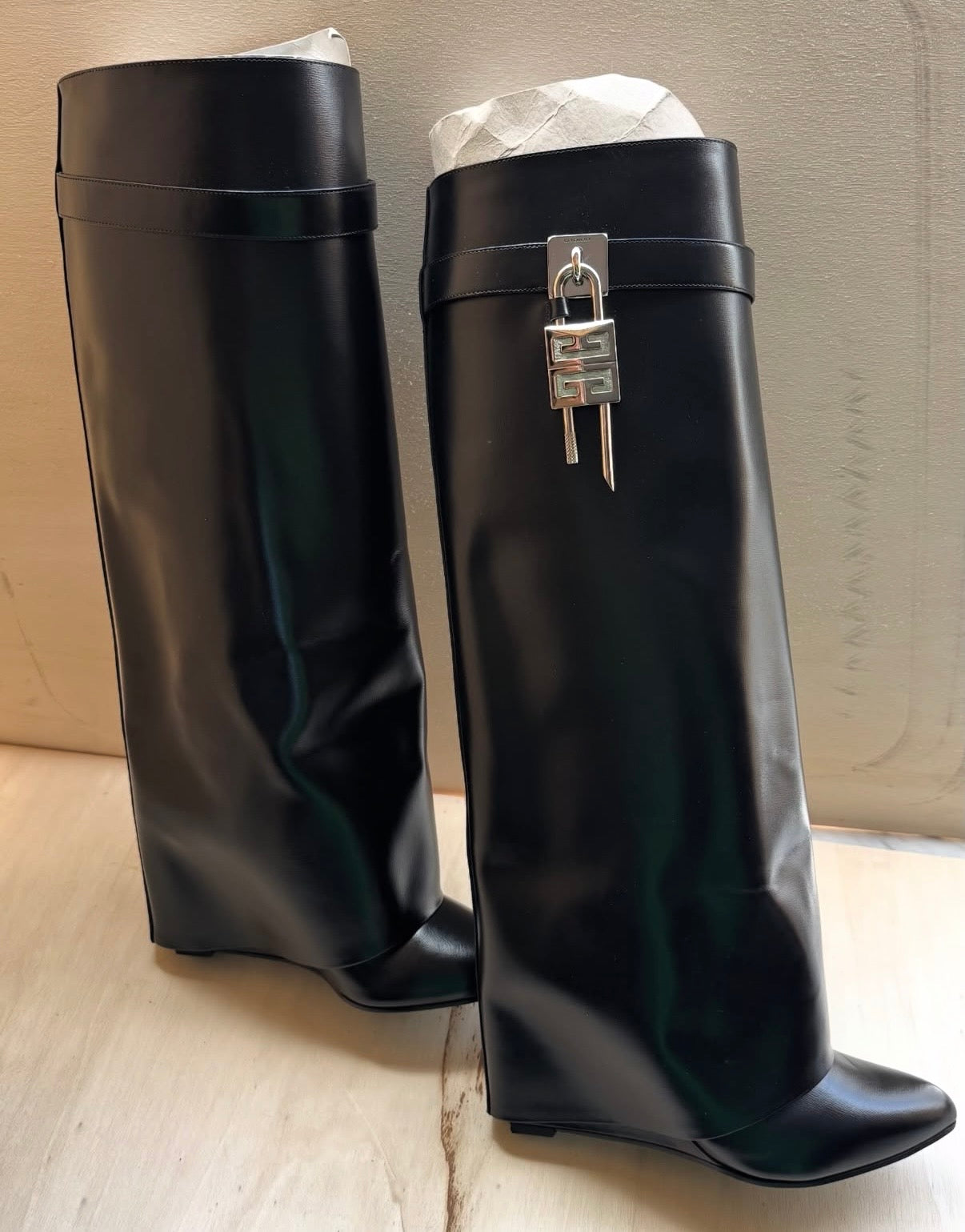 Stuvali Shark Givenchy lock 37