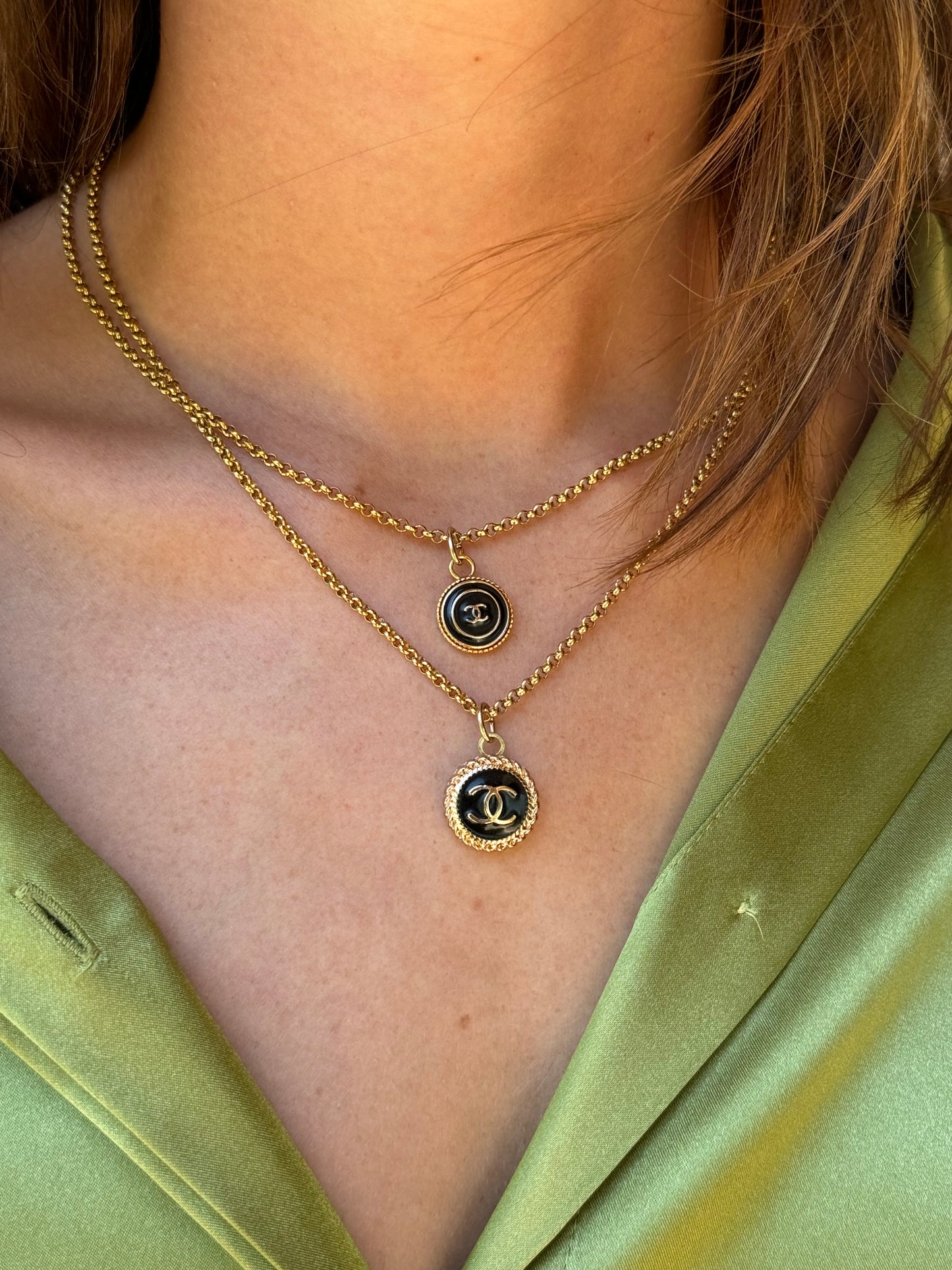 Collana con bottone Chanel