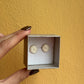 Orecchini con bottone Chanel