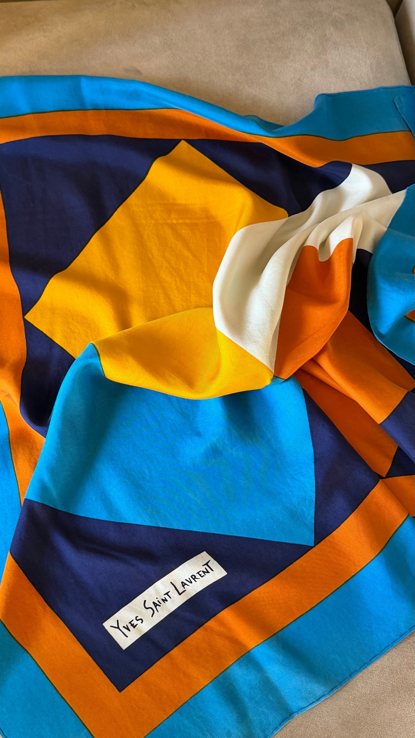 Foulard YSL
