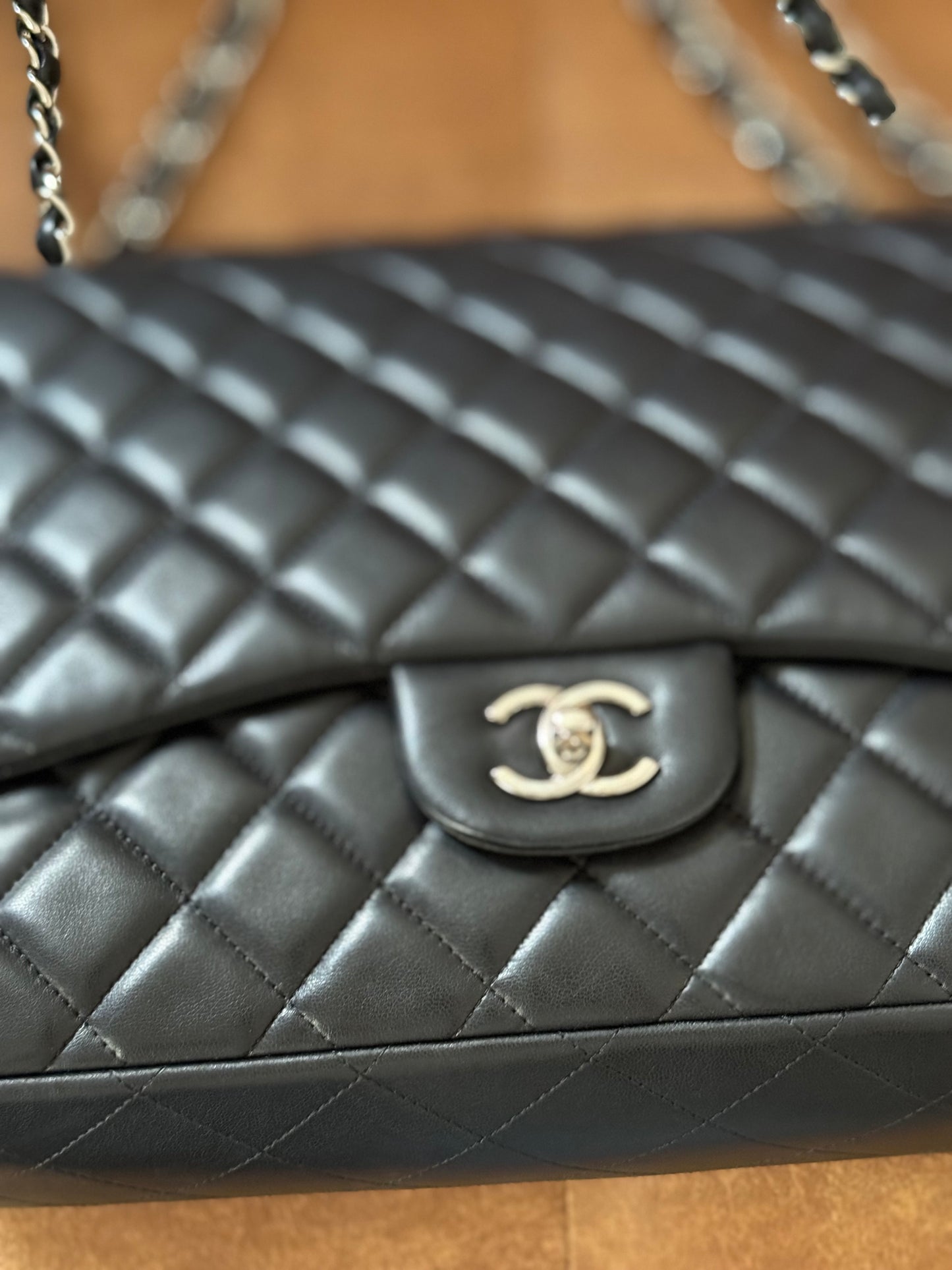 Chanel Maxi classica.