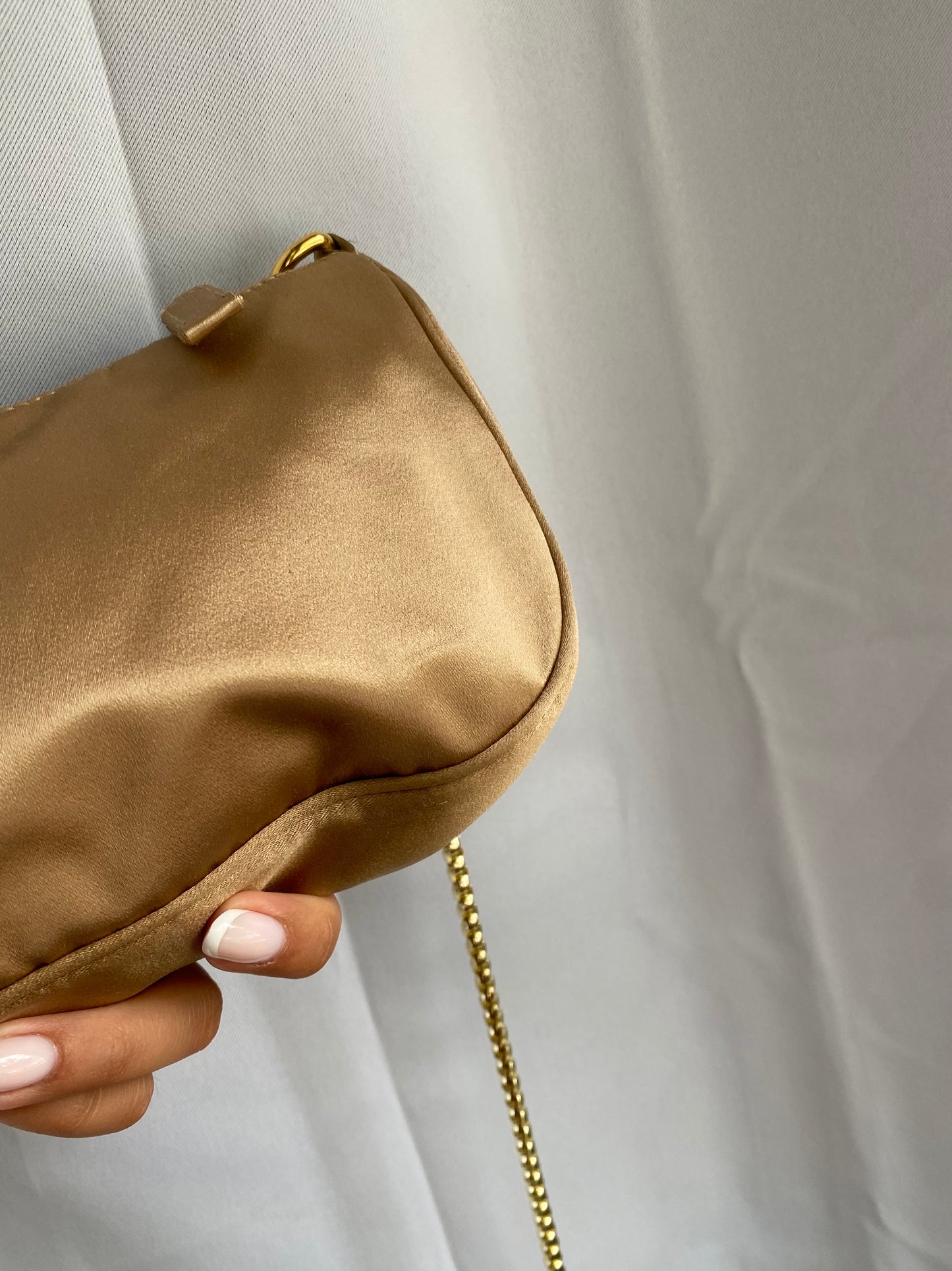 Prada in raso di seta Gold