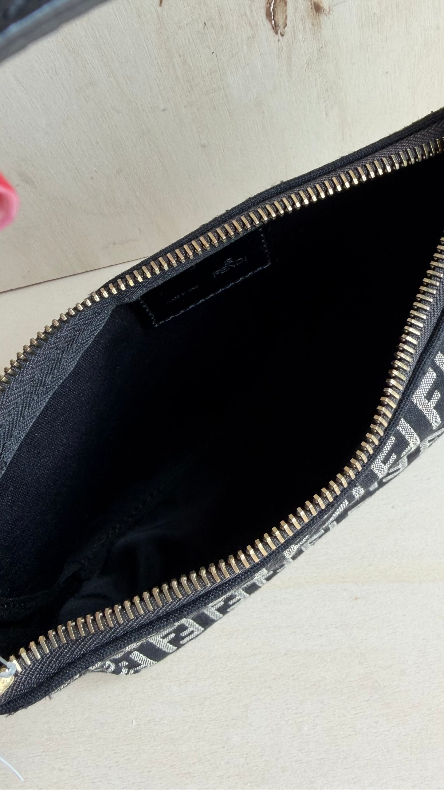 Pochette Monogram Fendi