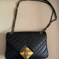 Chanel Chevron piramid nera