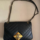 Chanel Chevron piramid nera