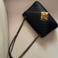 Chanel Chevron piramid nera