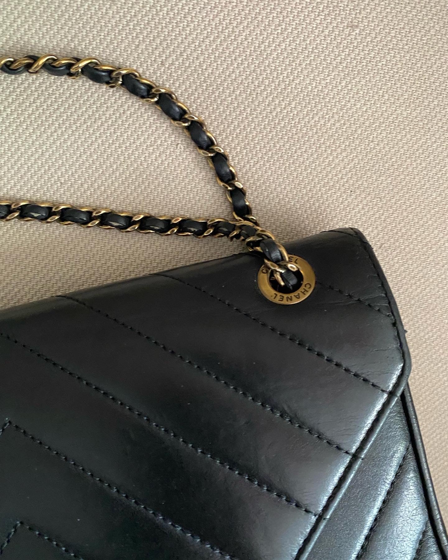 Chanel Chevron piramid nera